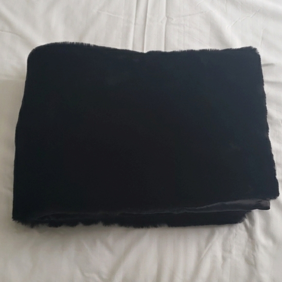 handmade by julesweils Accessories - Black shaw